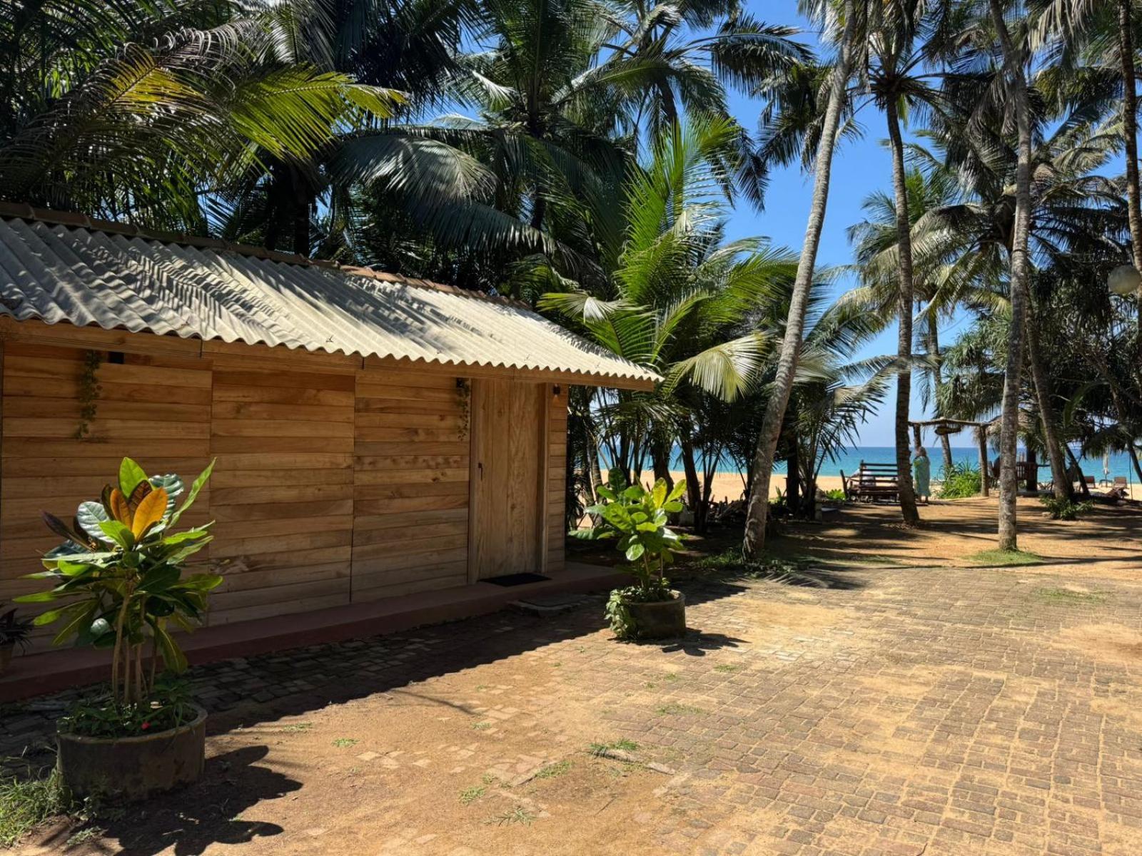 Отель Coconut Bar Бентота Экстерьер фото